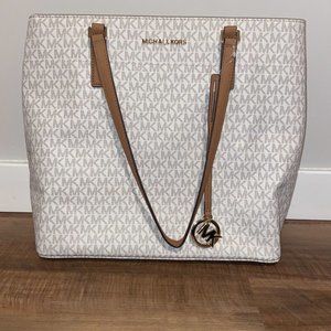 NEW! Michael Kors Purse White and Gold